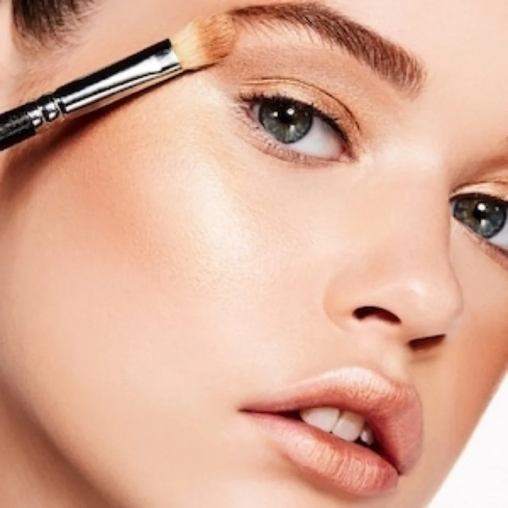 MAC HYPER REAL GLOW FLASH+AWE HIGHLIGHT PALETTE - Picture 5 of 5